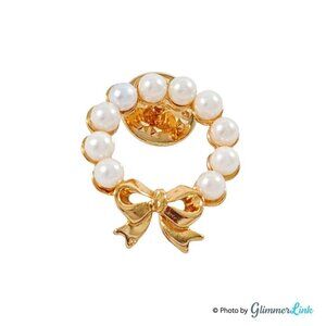 Vintage 1990s Avon Pearlesque Faux Pearls Bow Gold Tone Wreath Pin